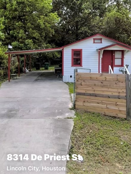 8314 De Priest St, Houston, TX 77088