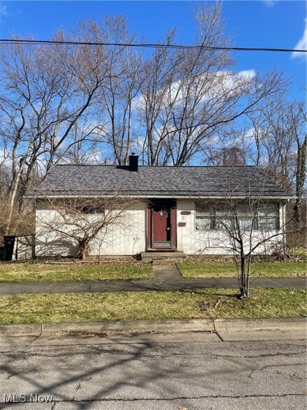 1181 Grandview Ave, Akron, OH 44305
