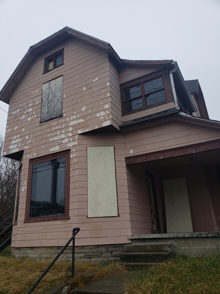 148 N Branson St, Marion, IN 46952
