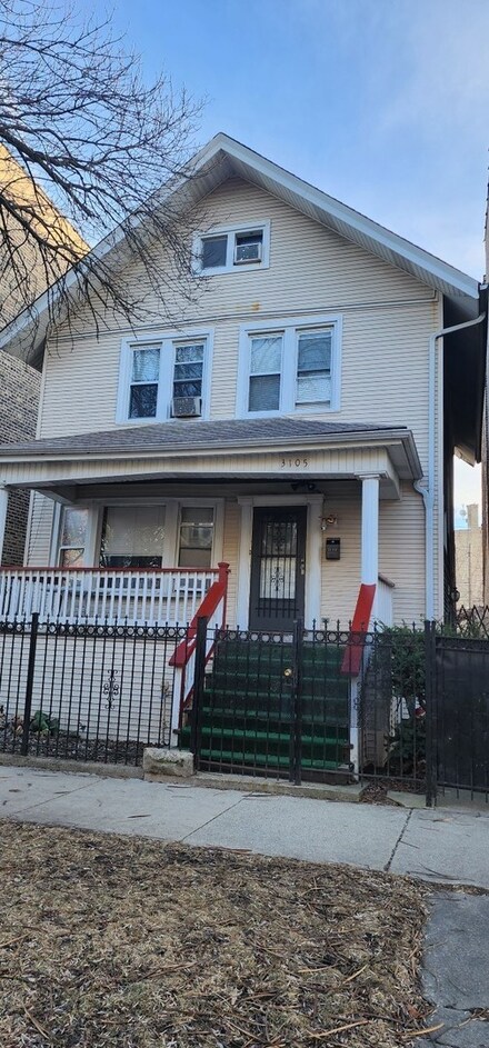 3105 W Leland Ave, Chicago, IL 60625