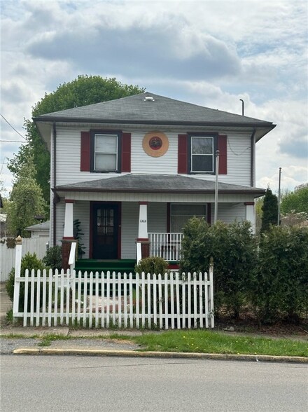 1415 Roemer Blvd, Farrell, PA 16121