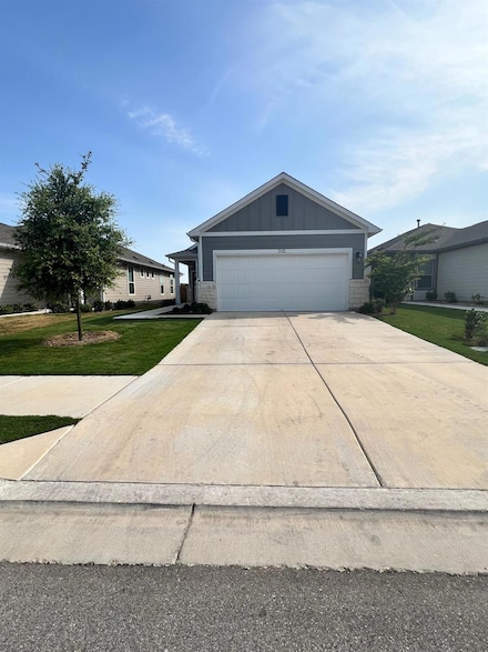 316 Tolo Dr, Elgin, TX 78621