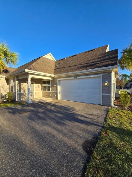 8250 Astoria Cir, Bradenton, FL 34202