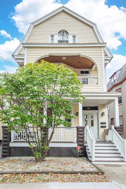 24 Llewellyn Ave, Bloomfield, NJ 07003