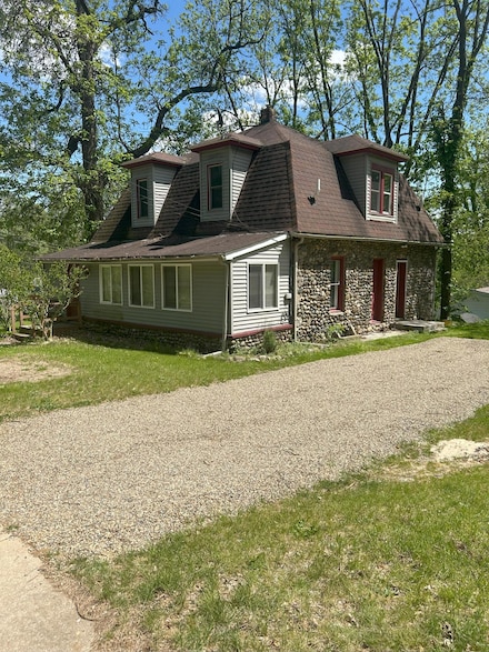 94 Burnham St E, Battle Creek, MI 49015