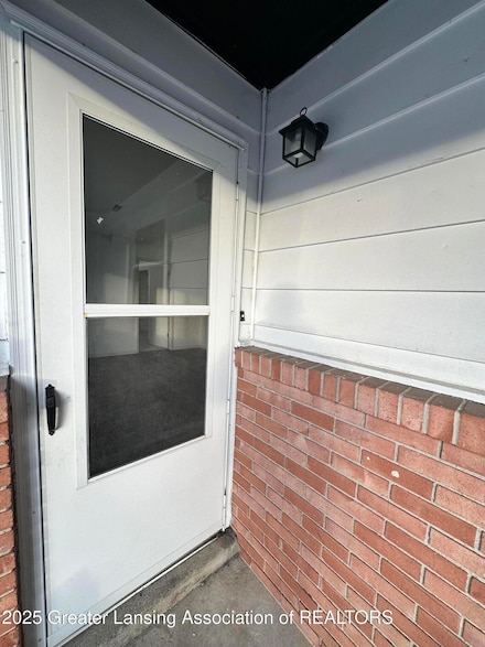 221 S Rosemary Ave, Lansing, MI 48917