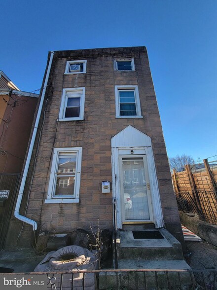 4617 Lesher St, Philadelphia, PA 19124