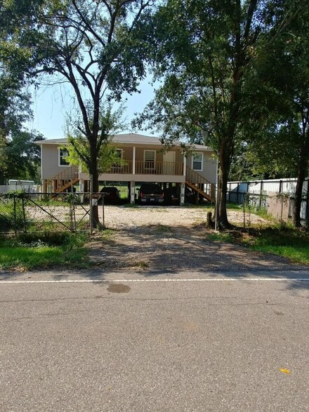 1420 Green Shadow Dr, Houston, TX 77032