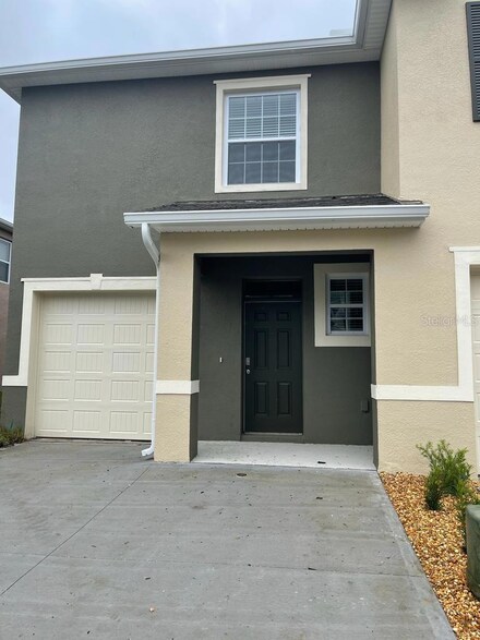 1386 Yellow Finch Dr, Davenport, FL 33837