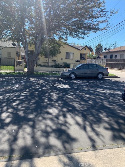 1742 W 82nd St, Los Angeles, CA 90047