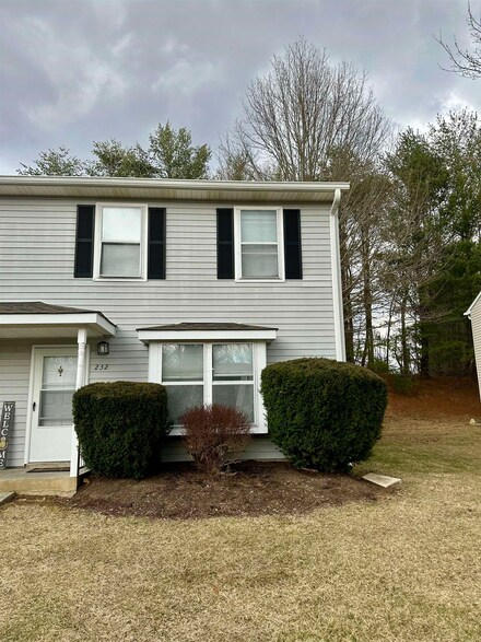 232 Janie Ln, Blacksburg, VA 24060