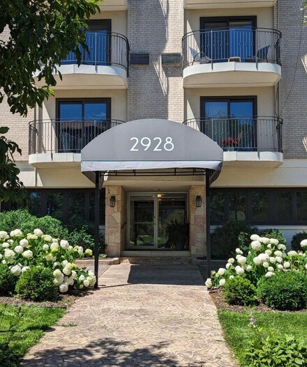 2928 Dean Pkwy Unit 2D, Minneapolis, MN 55416