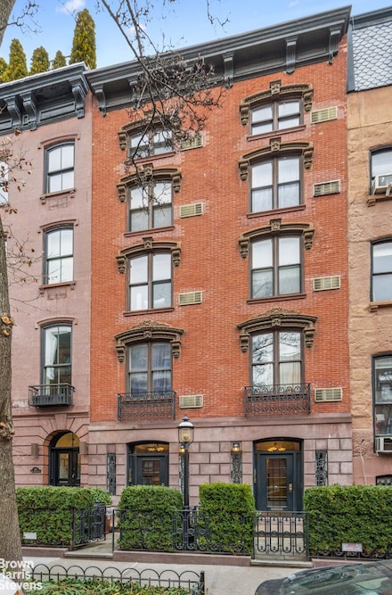 453 W 22nd St Unit 2R, New York, NY 10011
