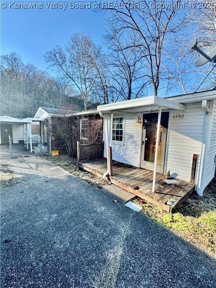 1355 Glenwood Rd, Milton, WV 25541