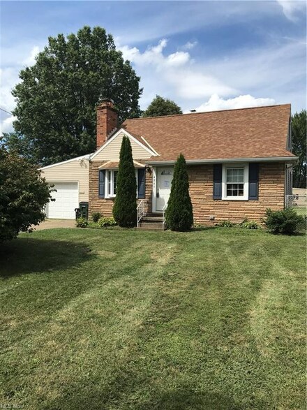 4865 Arbor Rd SW, Canton, OH 44710