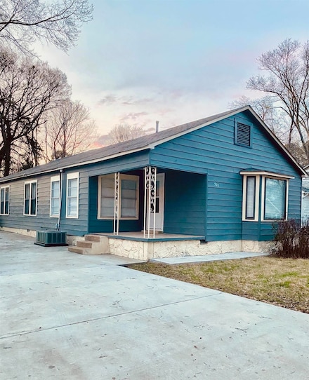 503 N West St, Morrilton, AR 72110