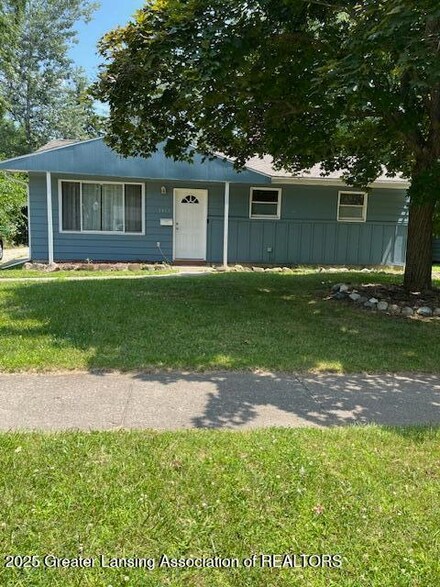 3413 Churchill Ave, Lansing, MI 48911