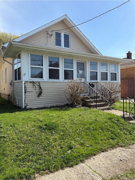 1377 W 32nd St, Erie, PA 16508