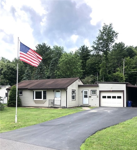 15 Spencer Dr, Oneonta, NY 13820