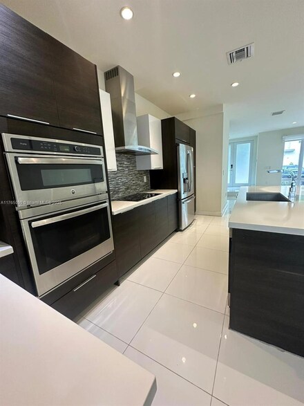 10363 NW 63rd Terrace, Doral, FL 33178