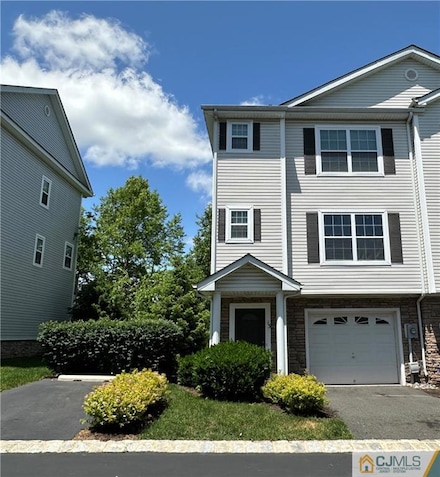 13 Liam St, Franklin Township, NJ 08873