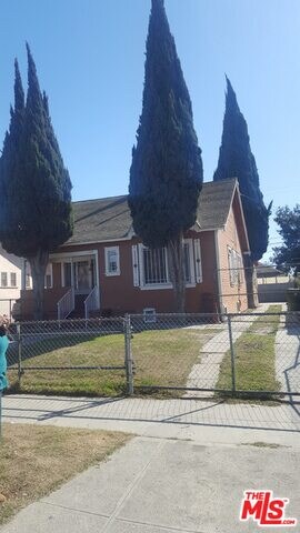 1222 W 70th St, Los Angeles, CA 90044