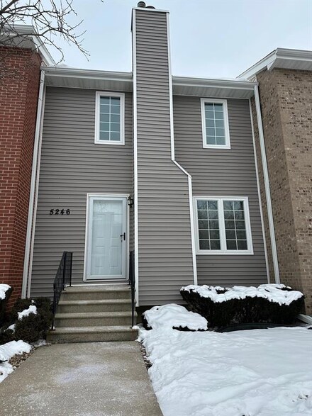 5246 Meredith Dr, Des Moines, IA 50310