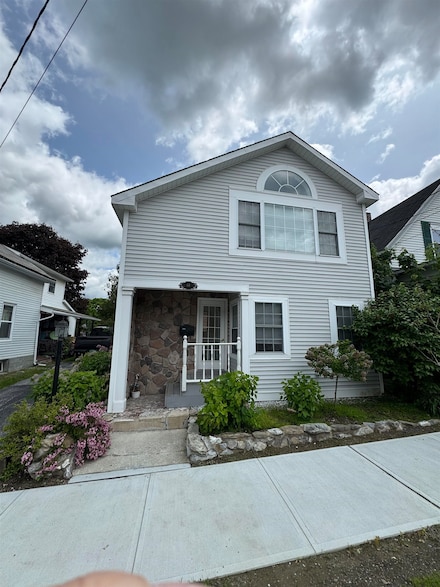 68 Forest St, Rutland, VT 05701
