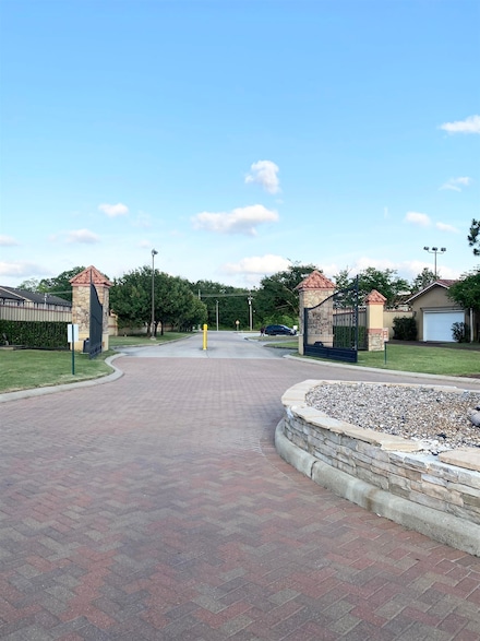 6471 and 6473 Bell Pointe, Beaumont, TX 77706