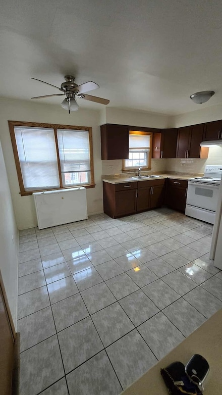 9458 Glenlake Ave, Rosemont, IL 60018