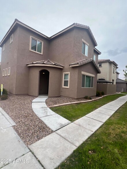 1717 W Pollack St, Phoenix, AZ 85041