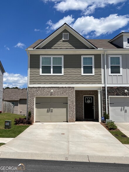 1887 Plainsboro Dr, Lithonia, GA 30058