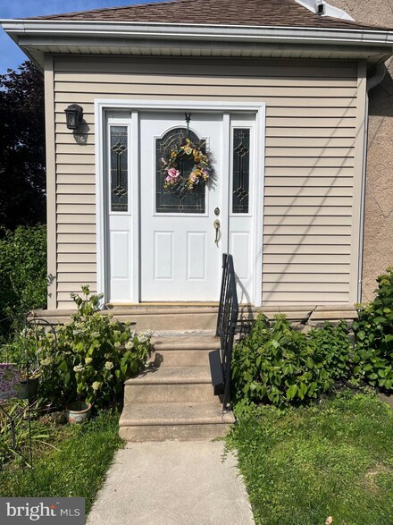 252 W Plumstead Ave, Lansdowne, PA 19050