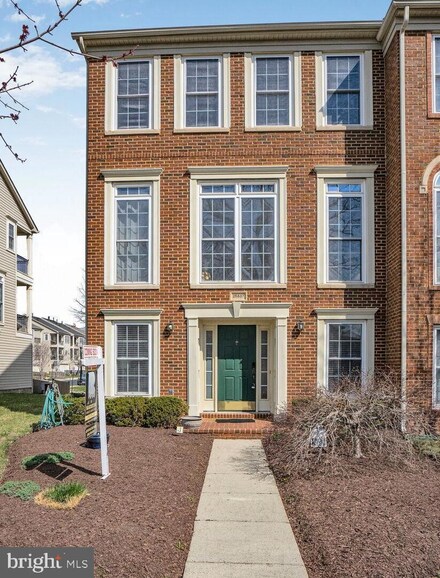 25837 Mews Terrace, Chantilly, VA 20152