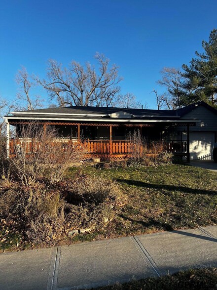 7615 Chandler Hills Dr, Bellevue, NE 68147