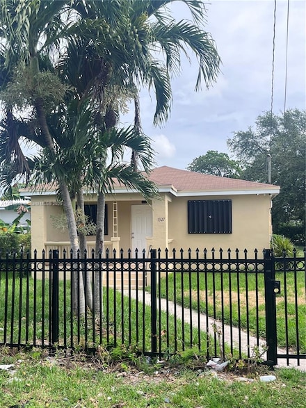 1927 NW 64th St, Miami, FL 33147