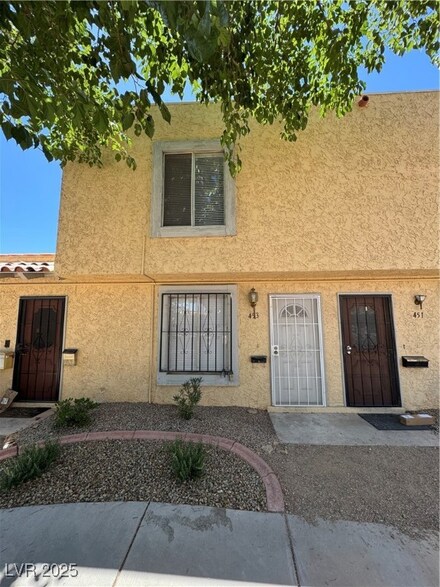 453 Las Casitas Way, Las Vegas, NV 89121