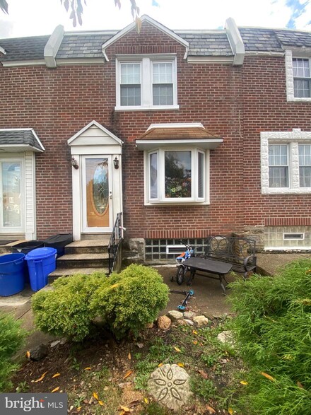 3334 Decatur St, Philadelphia, PA 19136
