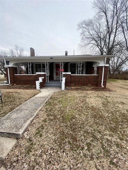 1617 Ferguson Ave, Granite City, IL 62040