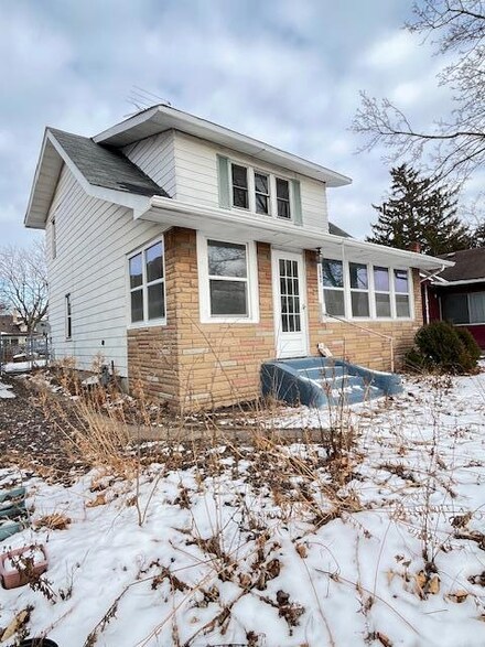1045 Maryland Ave E, Saint Paul, MN 55106