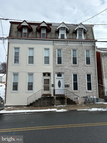 265 S 4th St, Hamburg, PA 19526