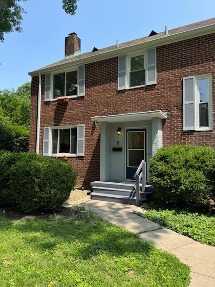 8 Belknap Place, Cincinnati, OH 45218