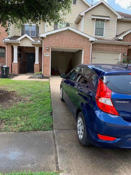 8110 Singing Sonnet Ln, Houston, TX 77072