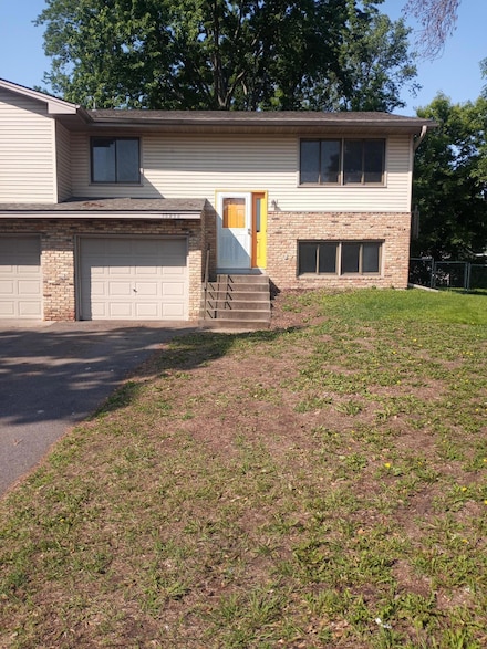 10958 Robinson Dr NW, Coon Rapids, MN 55433