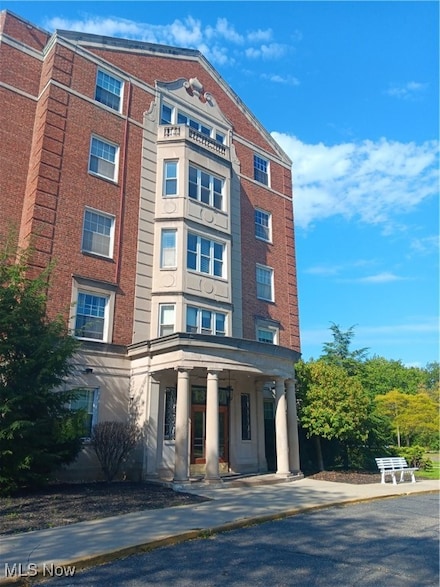 13800 Fairhill Rd Unit 515, Shaker Heights, OH 44120
