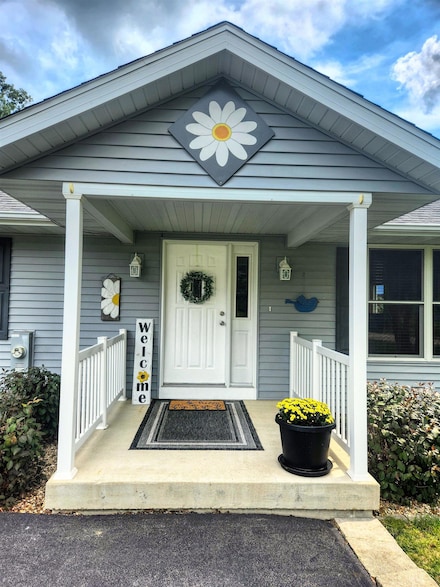 1150 Perry Ct, Lanark, IL 61046