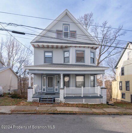 1622 Roselynn St, Scranton, PA 18510