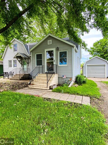 209 E Main St, Fertile, IA 50434
