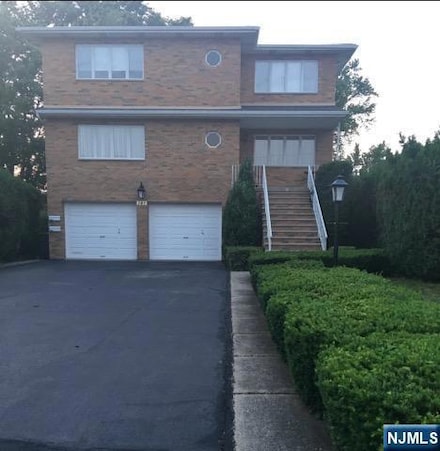 141 Franklin St, Elmwood Park, NJ 07407