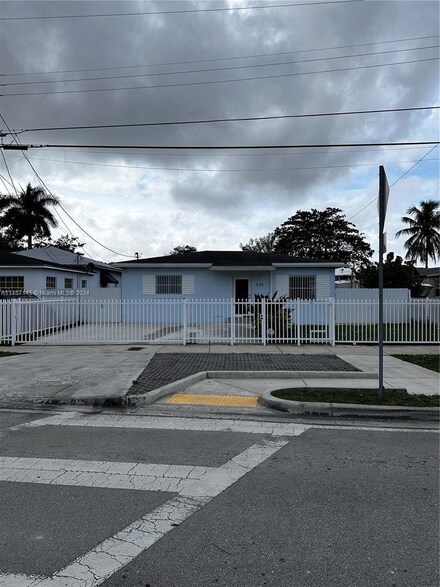 610 Tamiami Canal Rd, Miami, FL 33144